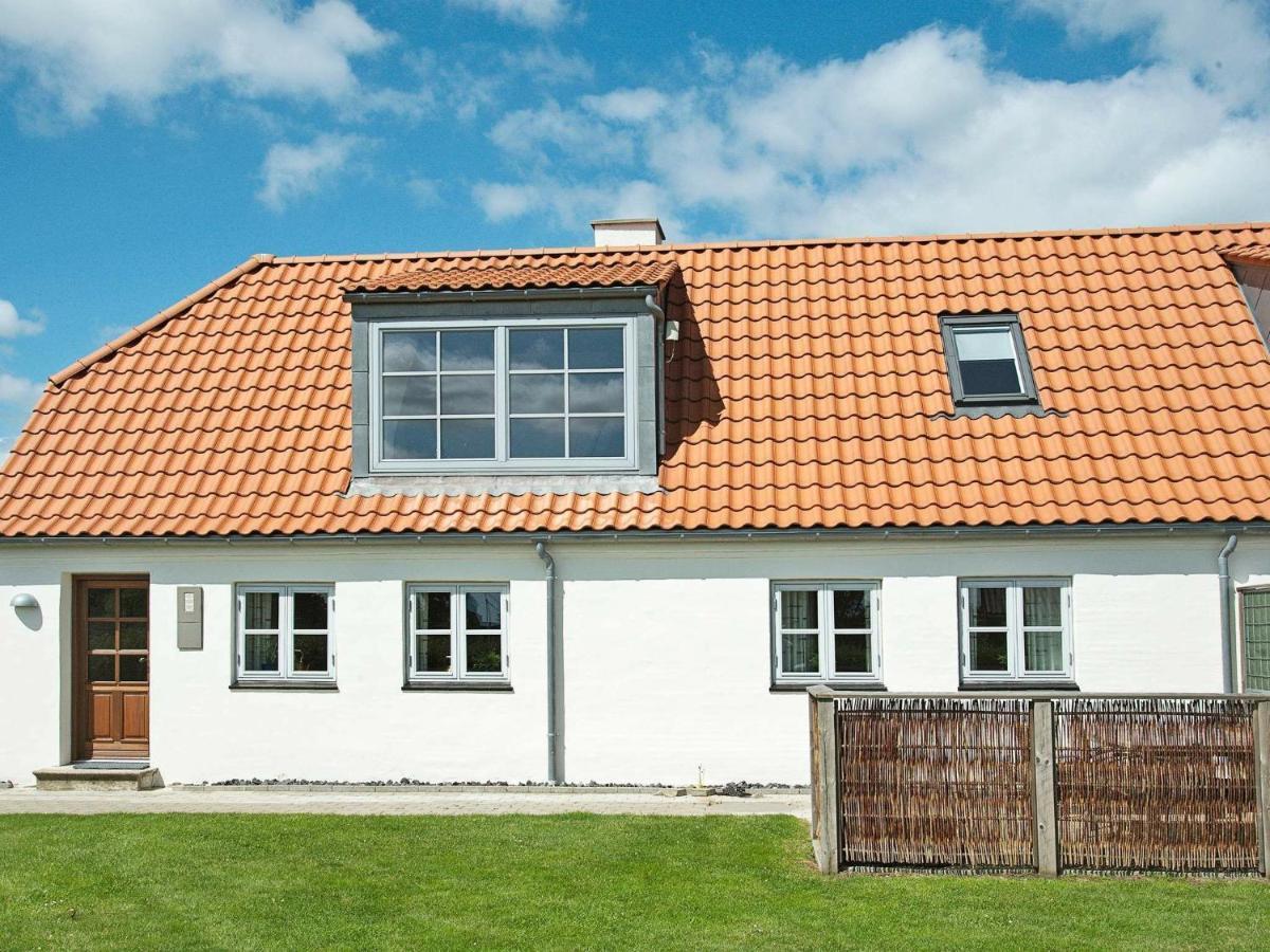6 Person Holiday Home In Hejls Rom bilde